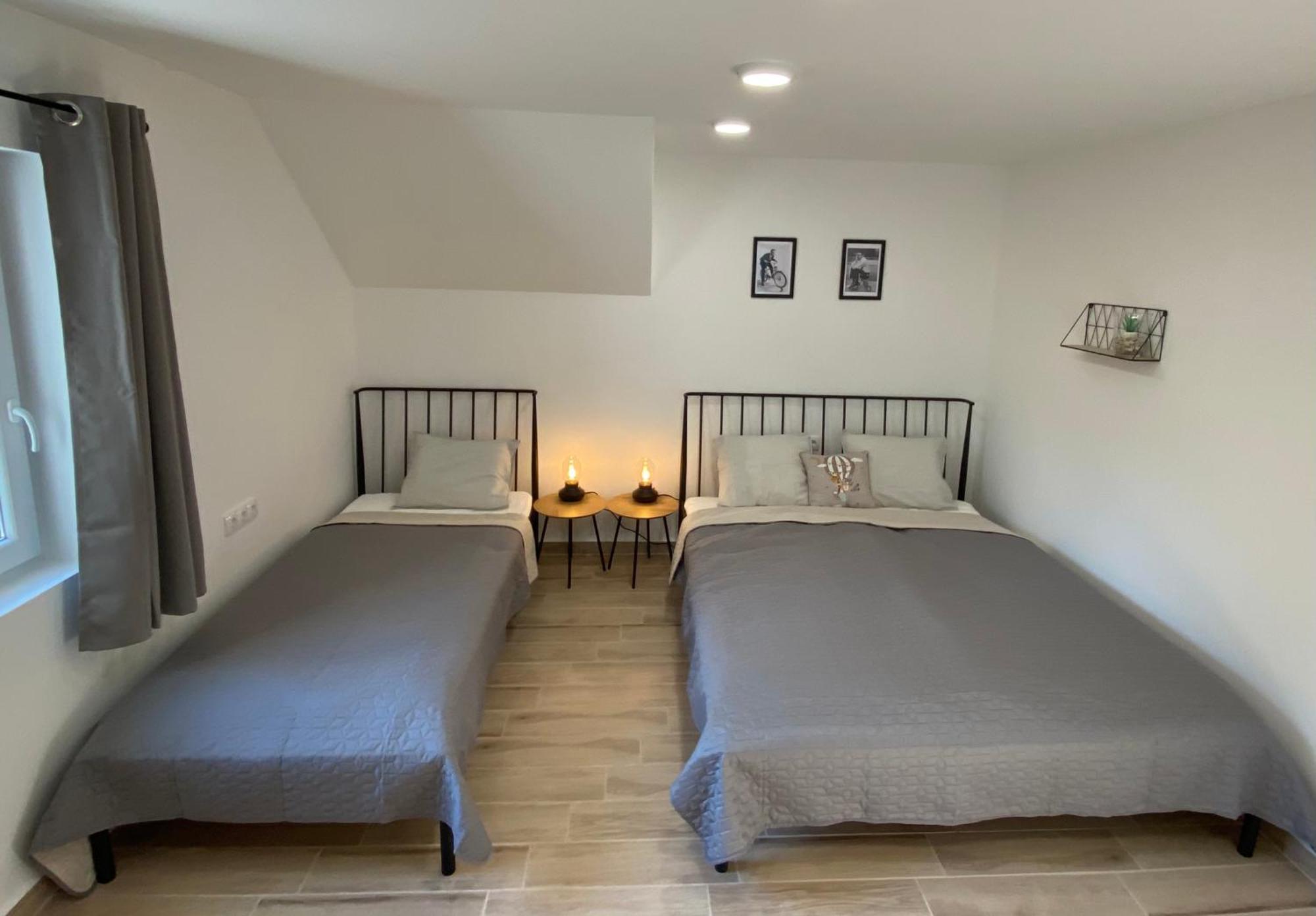 Bike & Fun Apartments - Balatonakarattya Bilik gambar